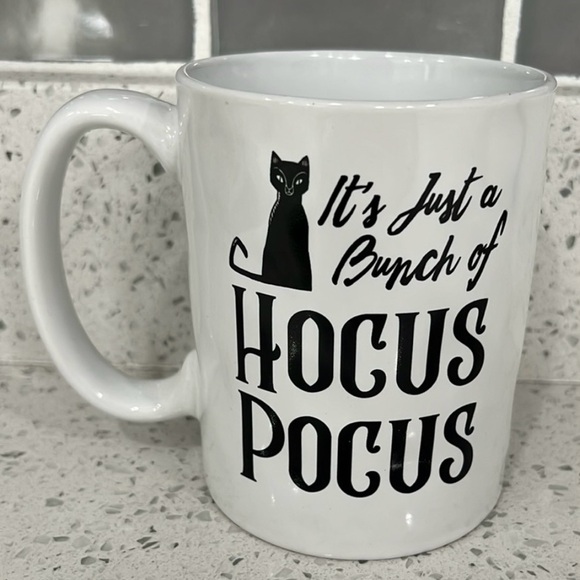 DISNEY Hocus Pocus Binx and Sanderson sisters mug! - Picture 3 of 6